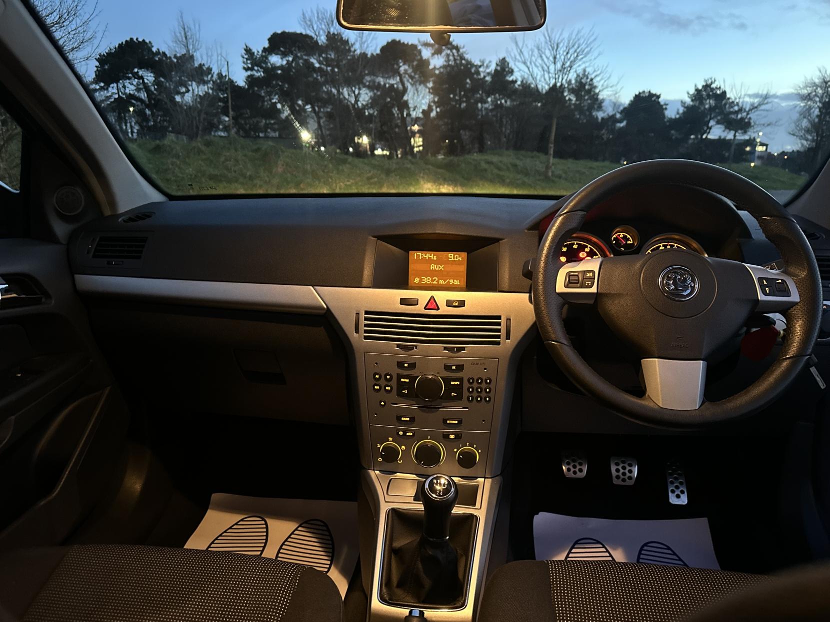 Vauxhall Astra 1.6i 16v SXi Hatchback 5dr Petrol Manual (155 g/km, 113 bhp)