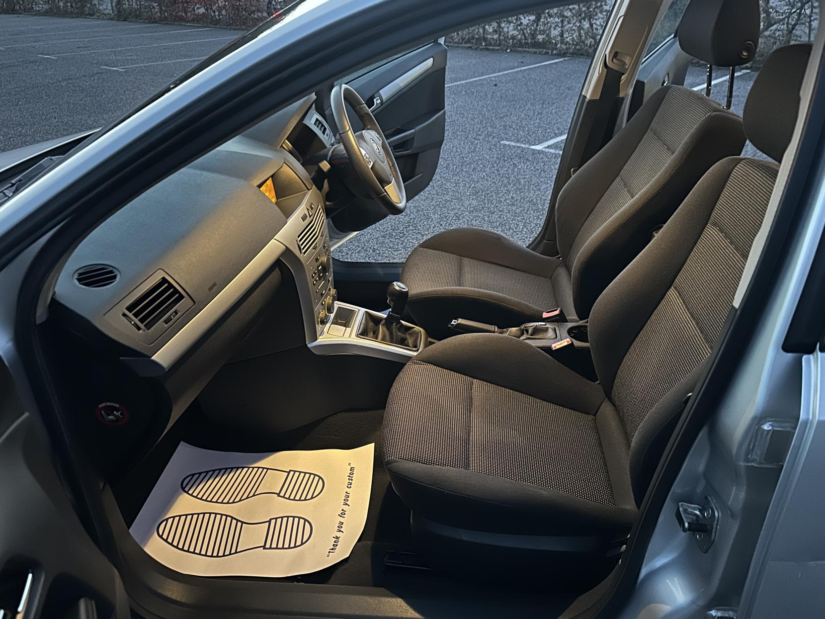 Vauxhall Astra 1.6i 16v SXi Hatchback 5dr Petrol Manual (155 g/km, 113 bhp)