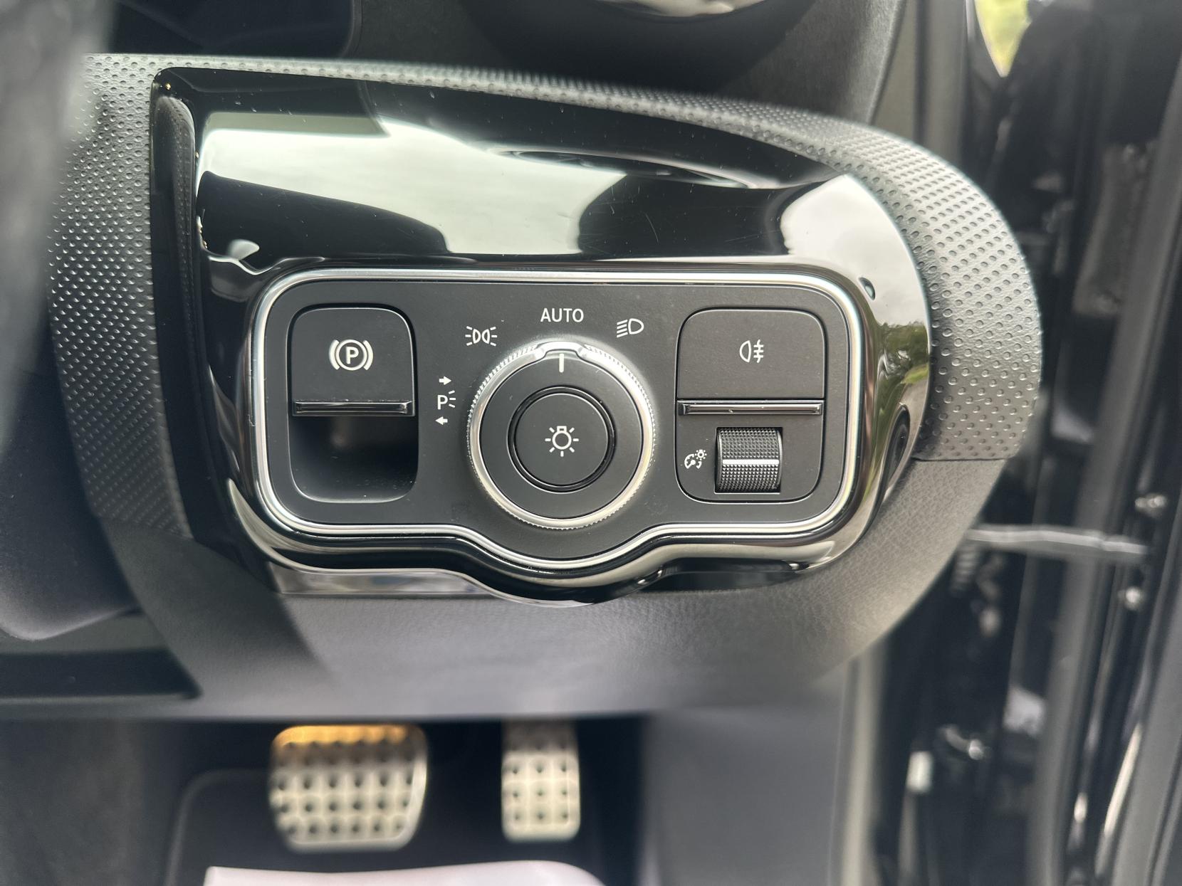 Mercedes-Benz A Class 1.3 A250e 15.6kWh AMG Line (Executive) Saloon 4dr Petrol Plug-in Hybrid 8G-DCT Euro 6 (s/s) (218 ps)