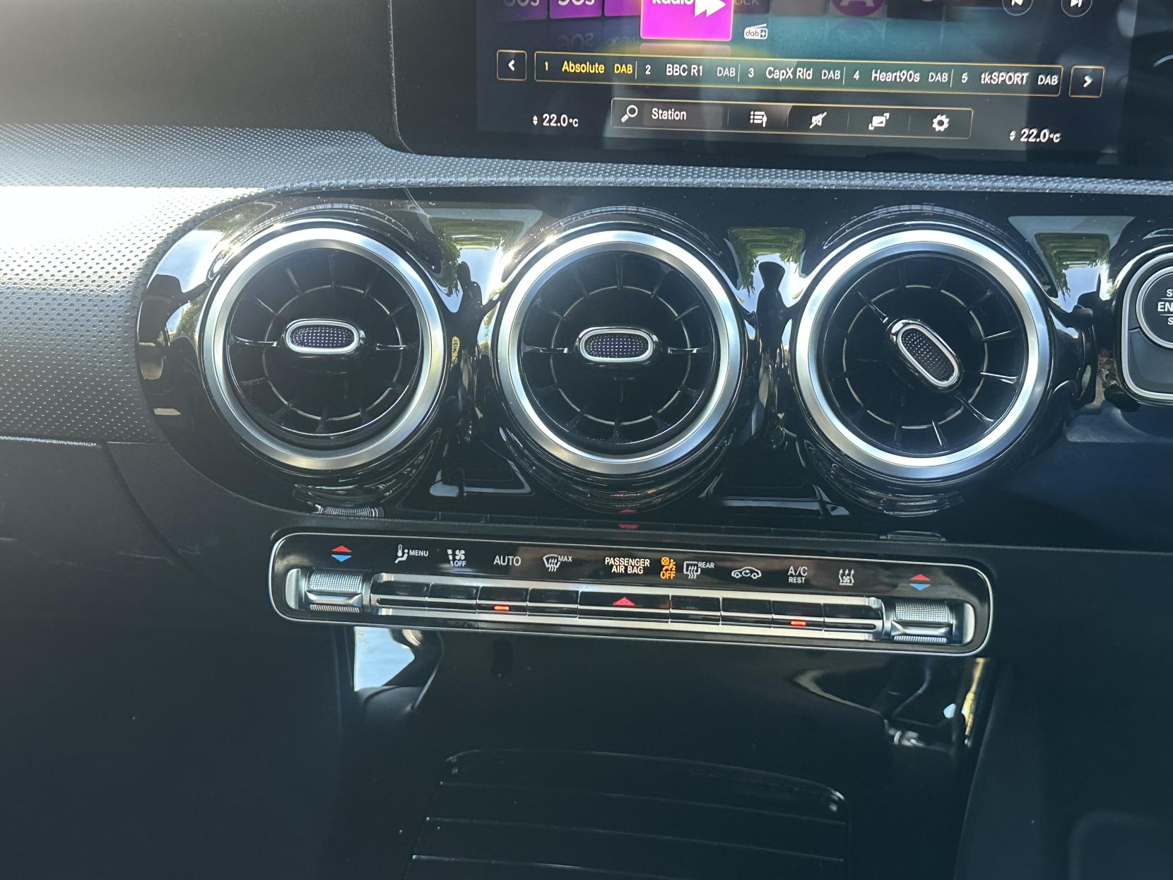 Mercedes-Benz A Class 1.3 A250e 15.6kWh AMG Line (Executive) Saloon 4dr Petrol Plug-in Hybrid 8G-DCT Euro 6 (s/s) (218 ps)