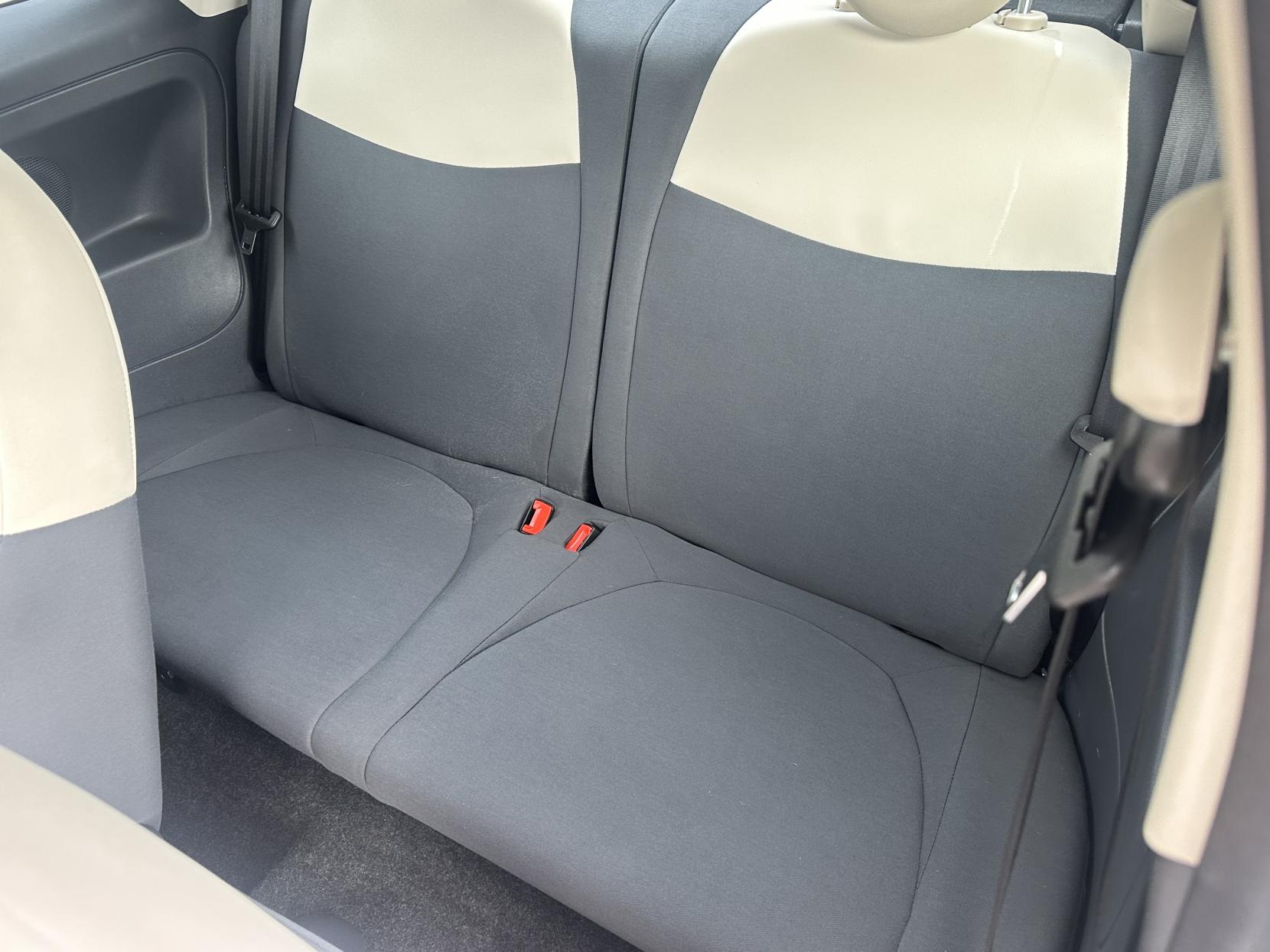 Fiat 500 1.2 Lounge Hatchback 3dr Petrol Manual Euro 5 (s/s) (69 bhp)