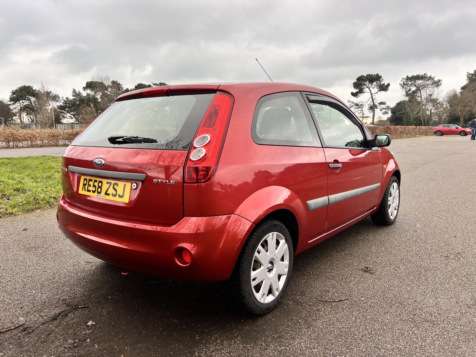 Ford Fiesta 1.25 Style Climate Hatchback 3dr Petrol Manual (142 g/km, 74 bhp)