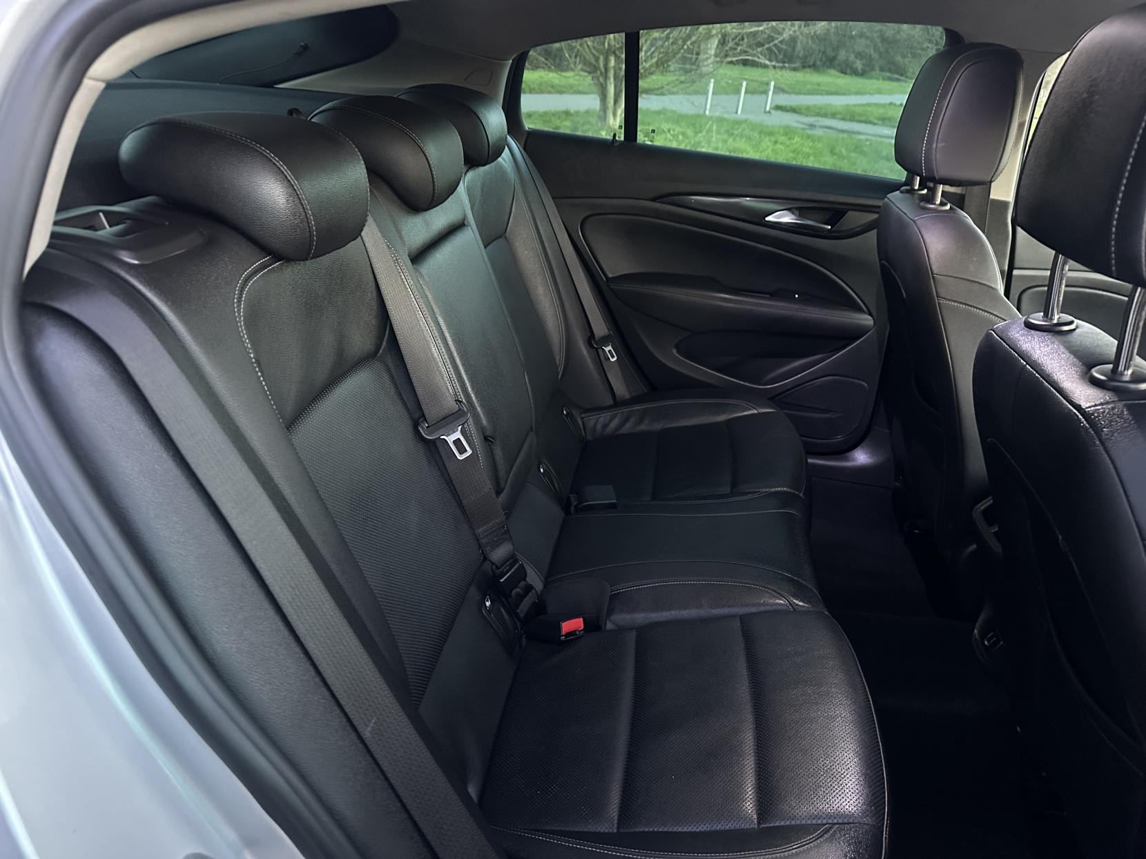 Vauxhall Insignia 2.0 Turbo D BlueInjection Elite Nav Grand Sport 5dr Diesel Automatic Euro 6 (s/s) (170 ps)