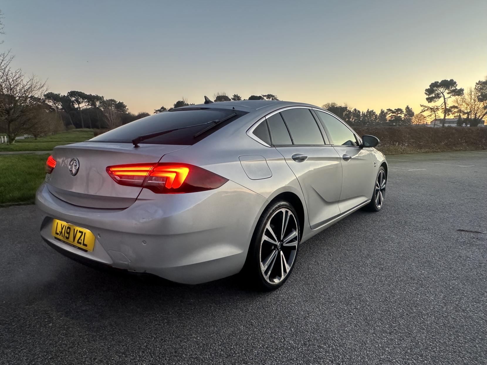 Vauxhall Insignia 2.0 Turbo D BlueInjection Elite Nav Grand Sport 5dr Diesel Automatic Euro 6 (s/s) (170 ps)