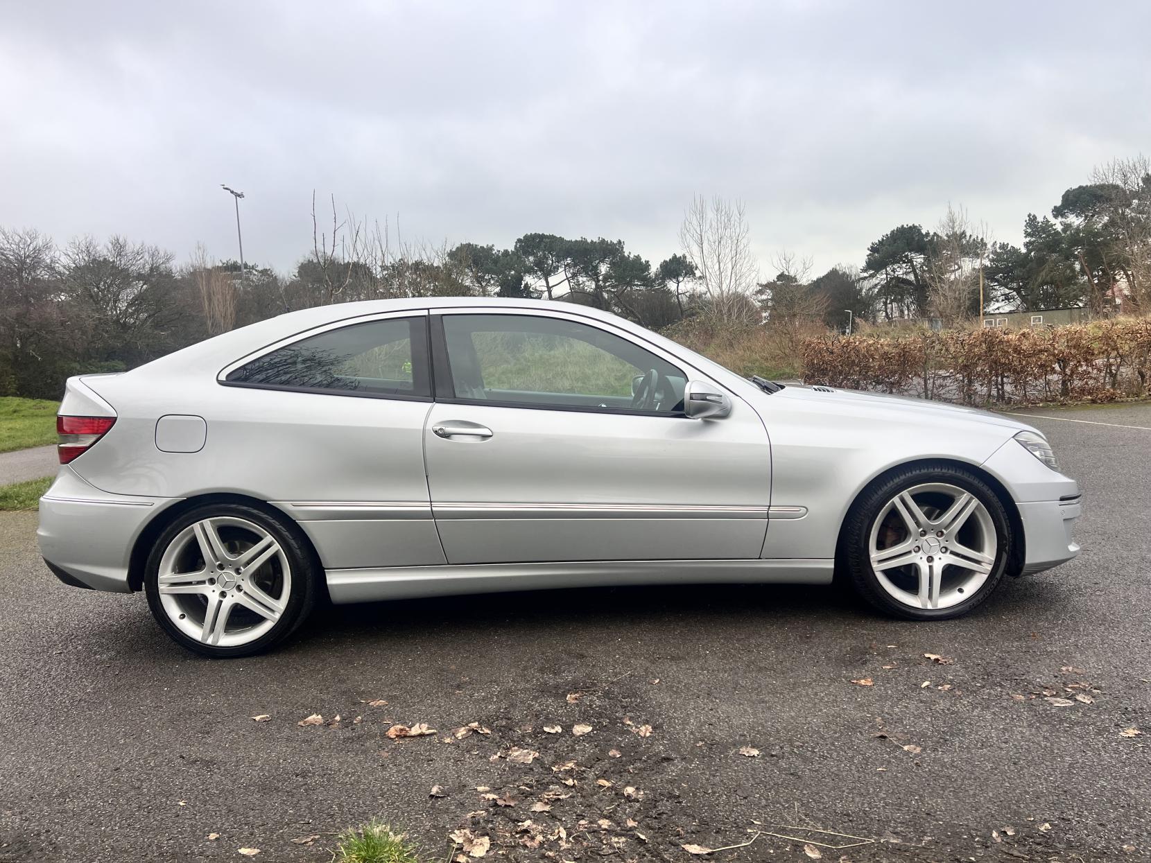 Mercedes-Benz CLC Class 1.8 CLC180K Sport Coupe 3dr Petrol Auto Euro 4 (143 ps)