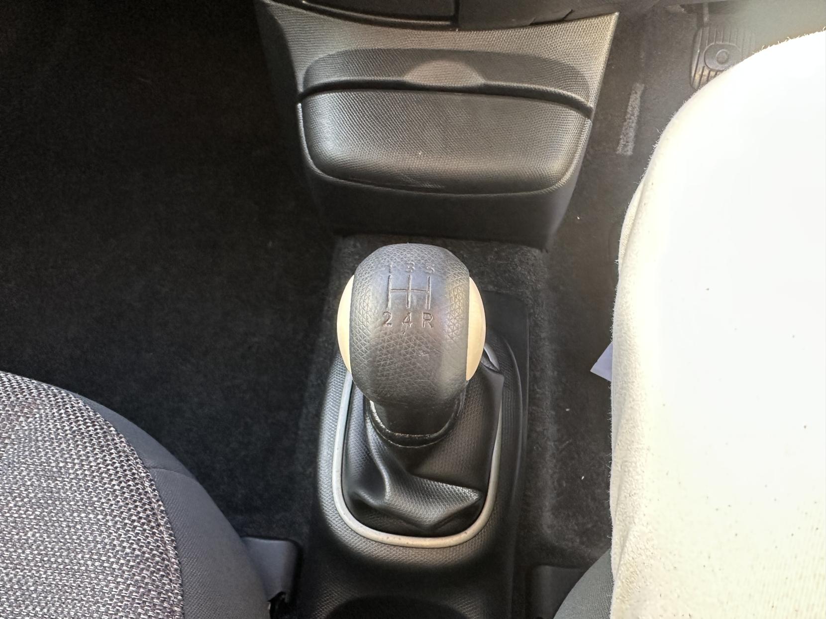 Nissan Micra 1.2 16v S Hatchback 5dr Petrol Manual (143 g/km, 79 bhp)