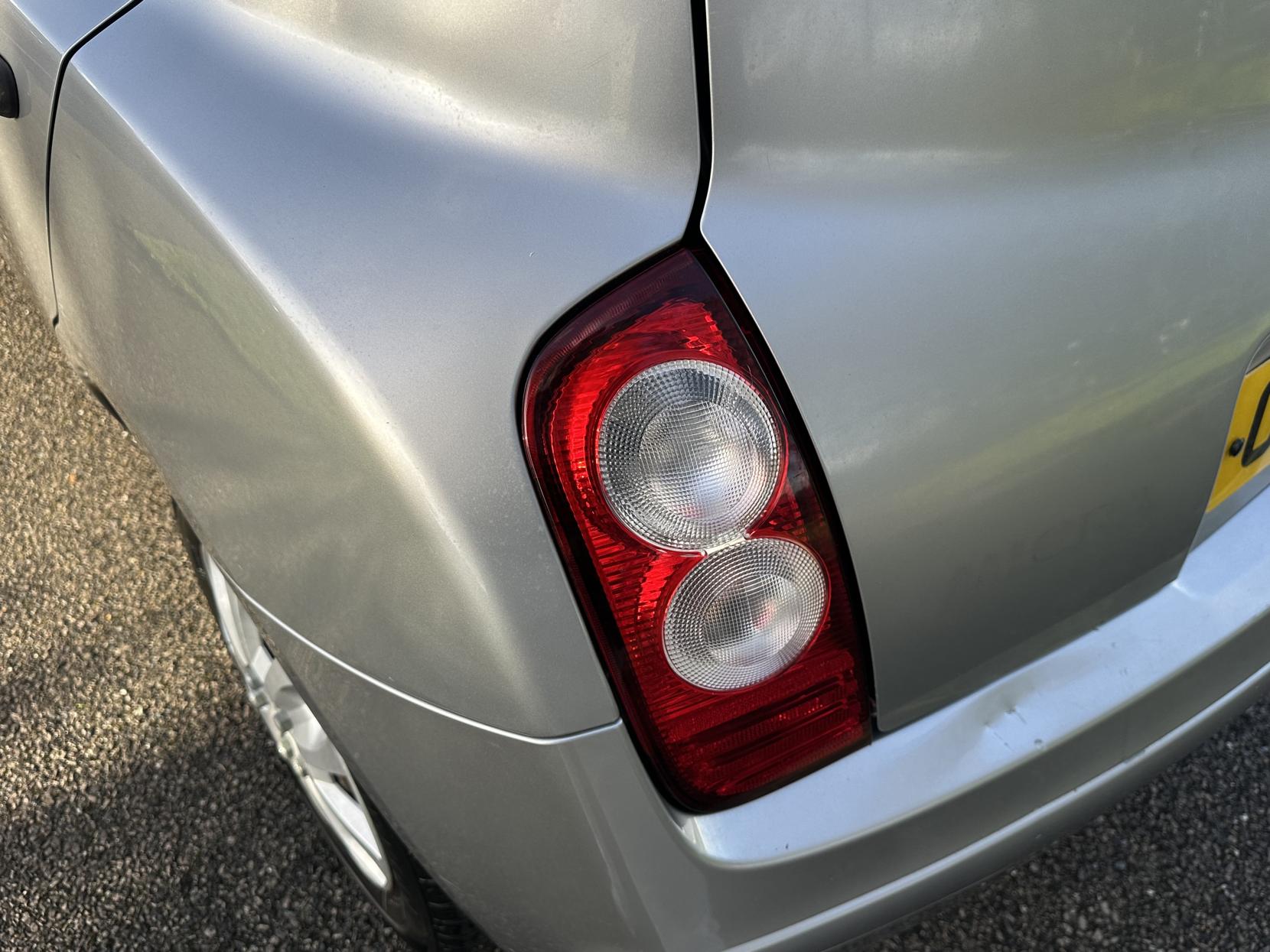 Nissan Micra 1.2 16v S Hatchback 5dr Petrol Manual (143 g/km, 79 bhp)