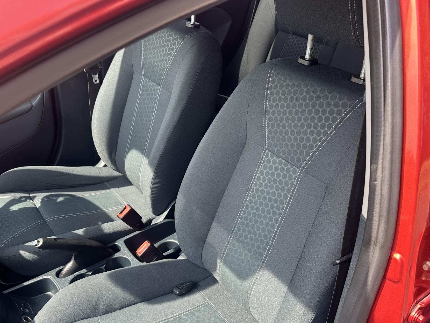 Ford Fiesta 1.4 Titanium Hatchback 5dr Petrol Manual (133 g/km, 94 bhp)
