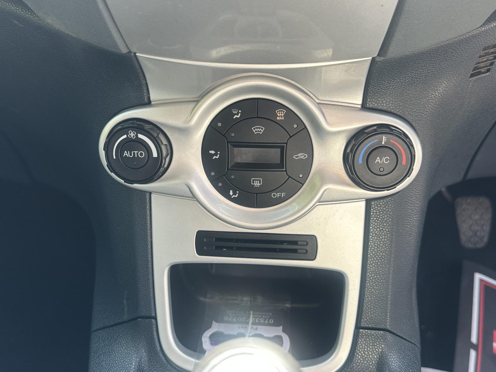 Ford Fiesta 1.4 Titanium Hatchback 5dr Petrol Manual (133 g/km, 94 bhp)