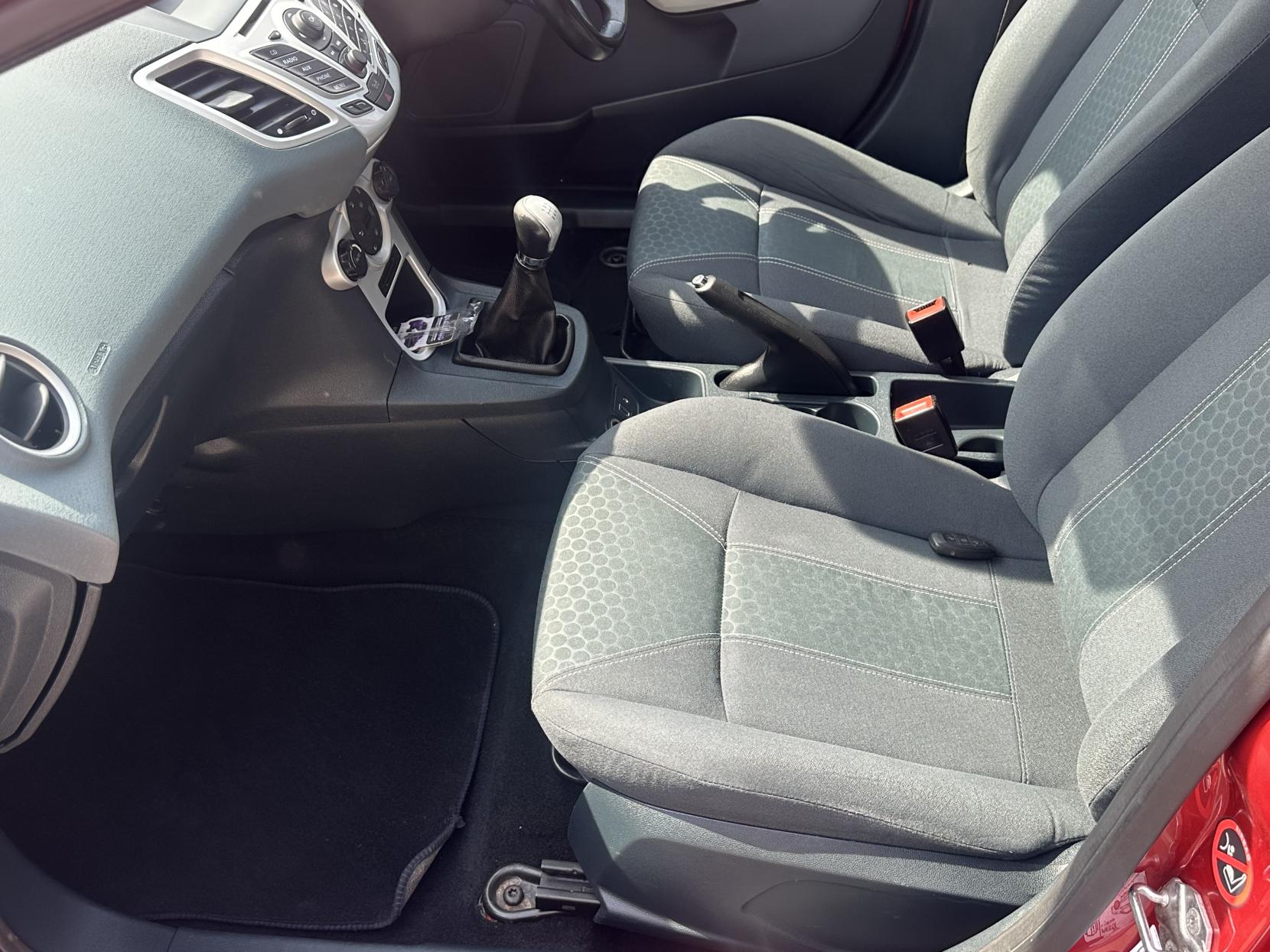 Ford Fiesta 1.4 Titanium Hatchback 5dr Petrol Manual (133 g/km, 94 bhp)