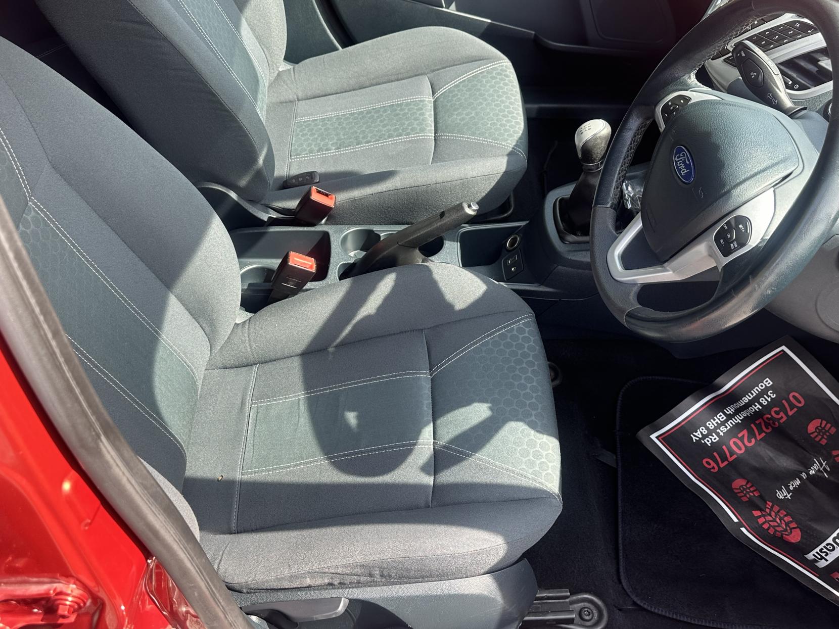 Ford Fiesta 1.4 Titanium Hatchback 5dr Petrol Manual (133 g/km, 94 bhp)