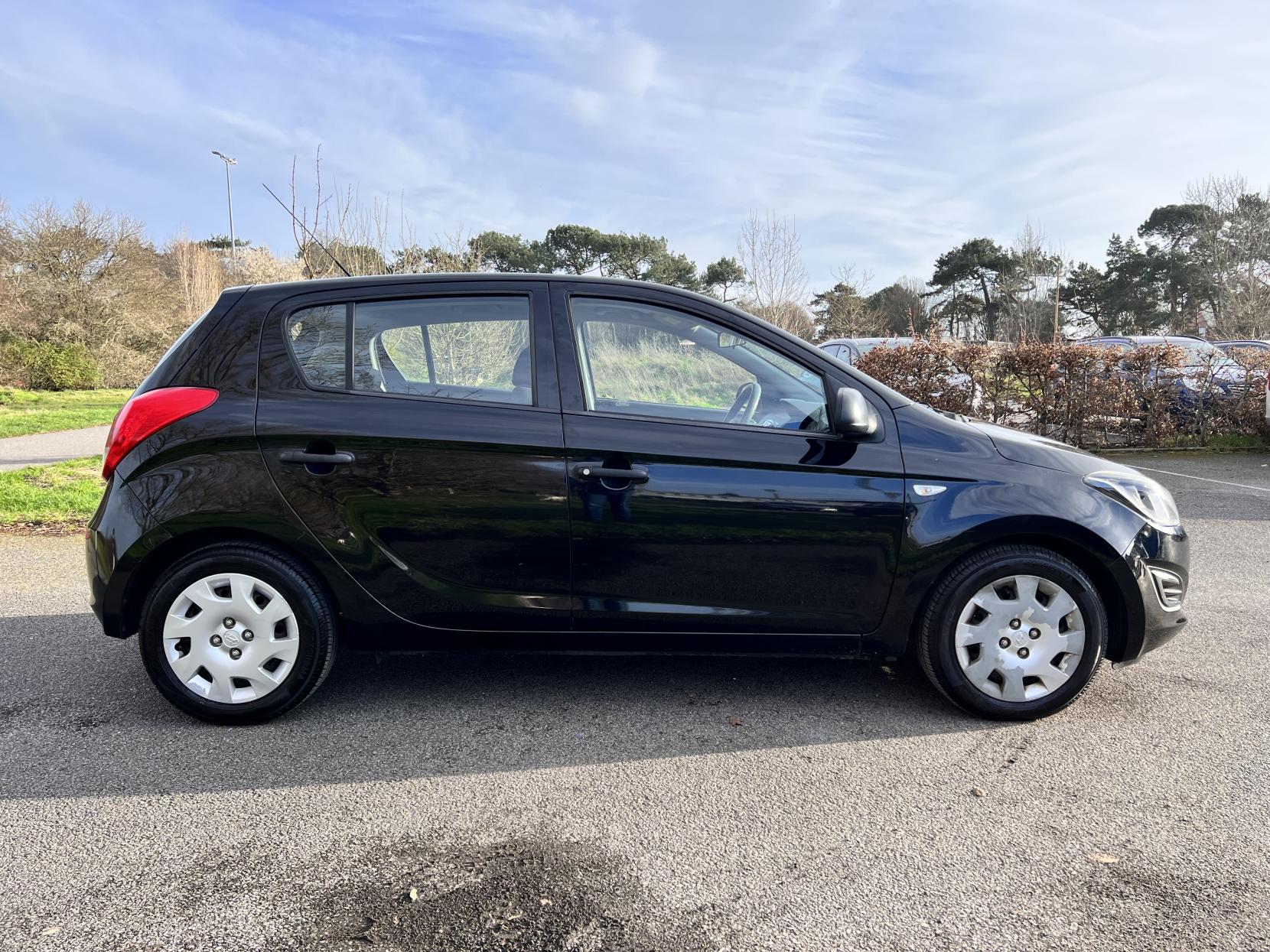 Hyundai i20 1.2 Classic Hatchback 5dr Petrol Manual Euro 5 (85 bhp)