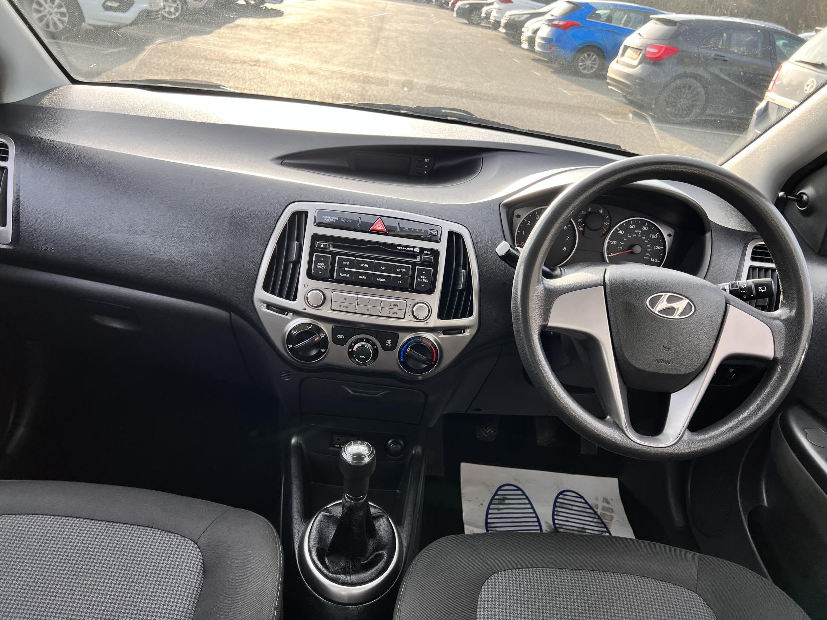 Hyundai i20 1.2 Classic Hatchback 5dr Petrol Manual Euro 5 (85 bhp)