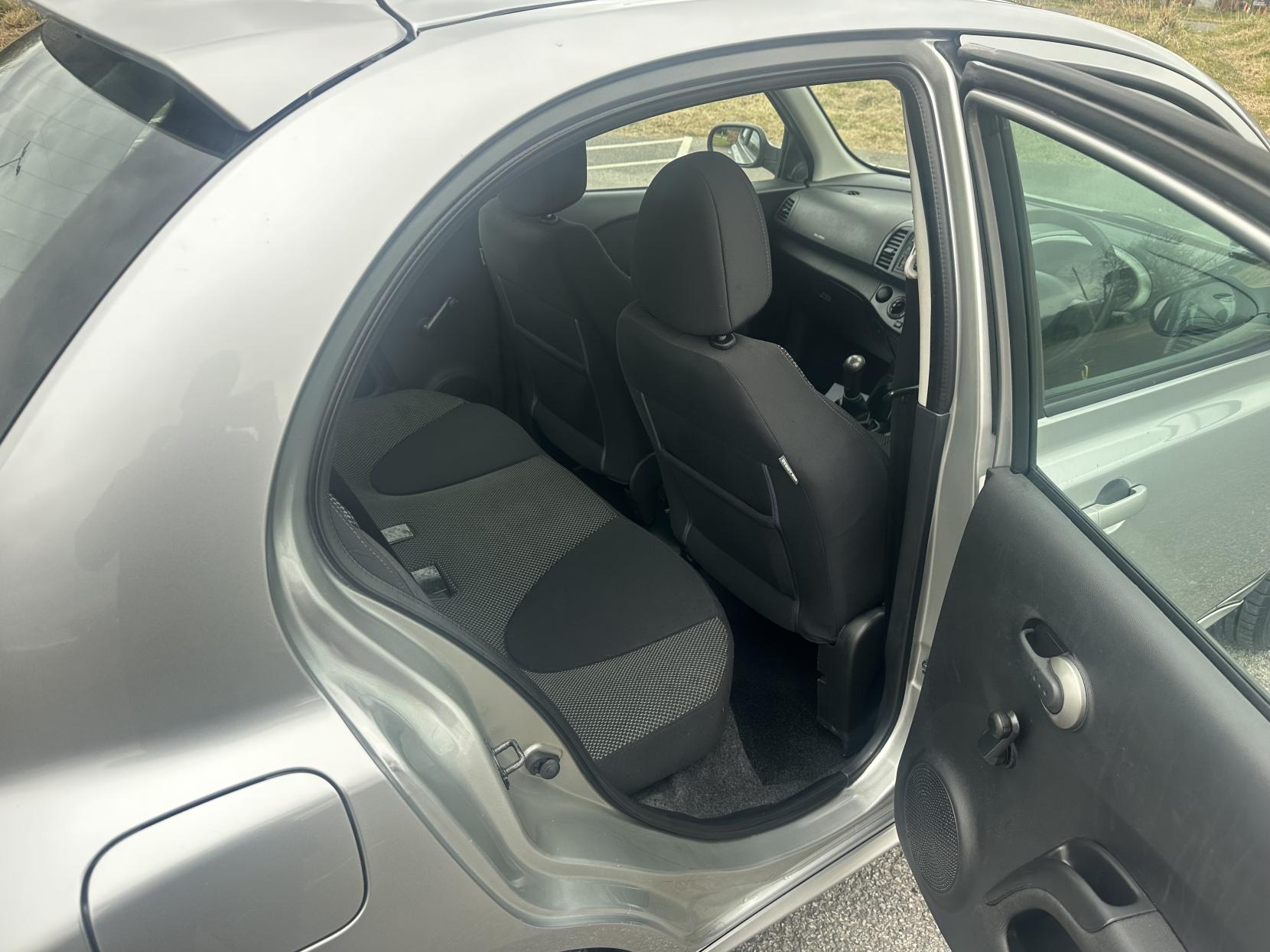 Nissan Micra 1.2 16v Acenta+ Hatchback 5dr Petrol Manual (139 g/km, 79 bhp)
