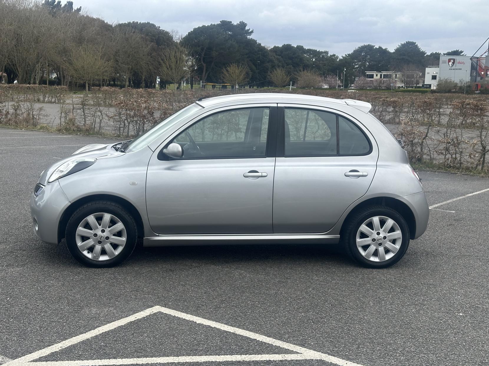Nissan Micra 1.2 16v Acenta+ Hatchback 5dr Petrol Manual (139 g/km, 79 bhp)