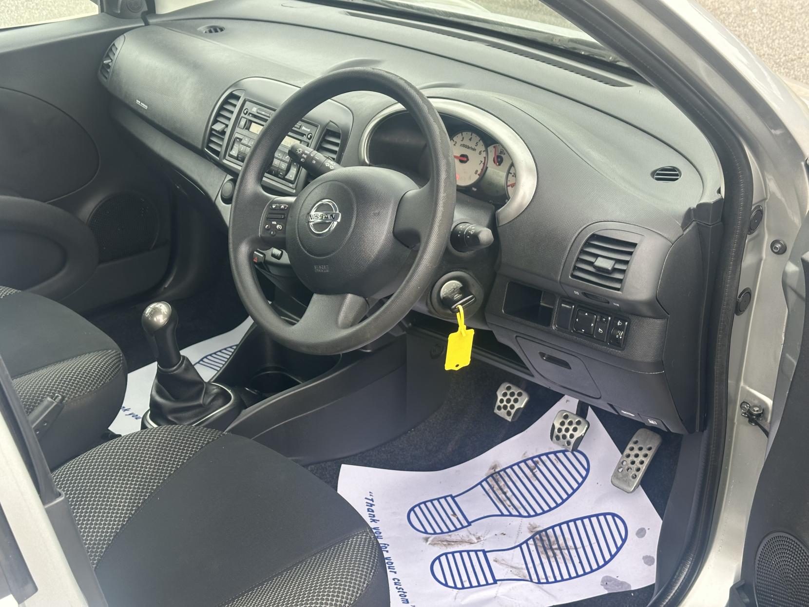 Nissan Micra 1.2 16v Acenta+ Hatchback 5dr Petrol Manual (139 g/km, 79 bhp)