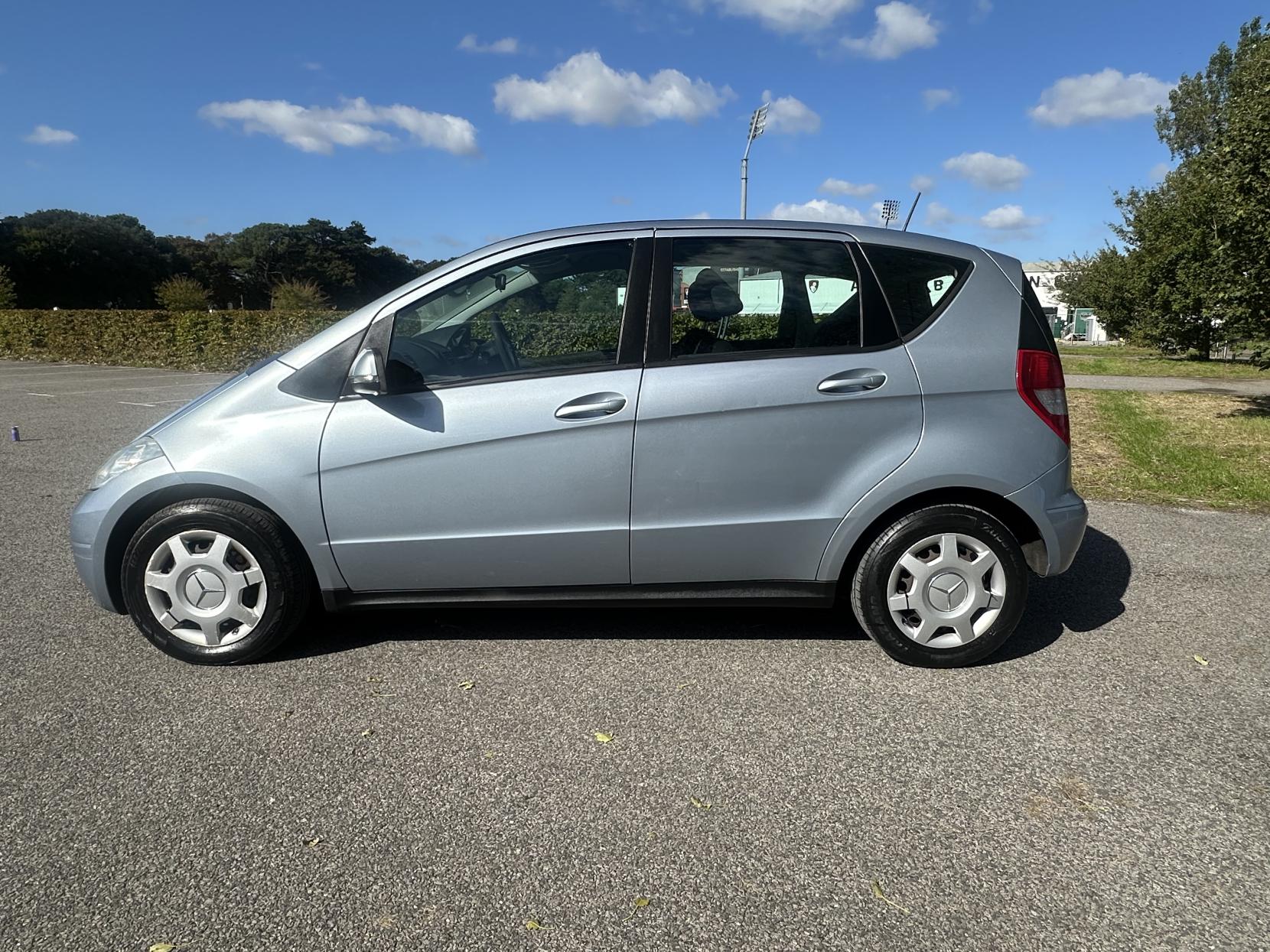 Mercedes-Benz A Class 2.0 A160 CDI Classic SE Hatchback 5dr Diesel CVT (142 g/km, 82 bhp)