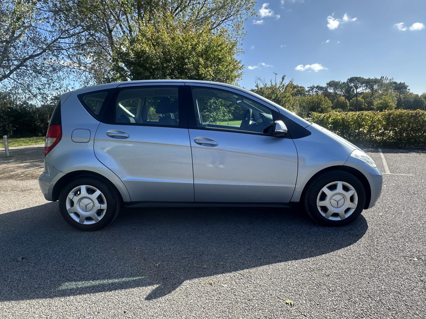 Mercedes-Benz A Class 2.0 A160 CDI Classic SE Hatchback 5dr Diesel CVT (142 g/km, 82 bhp)