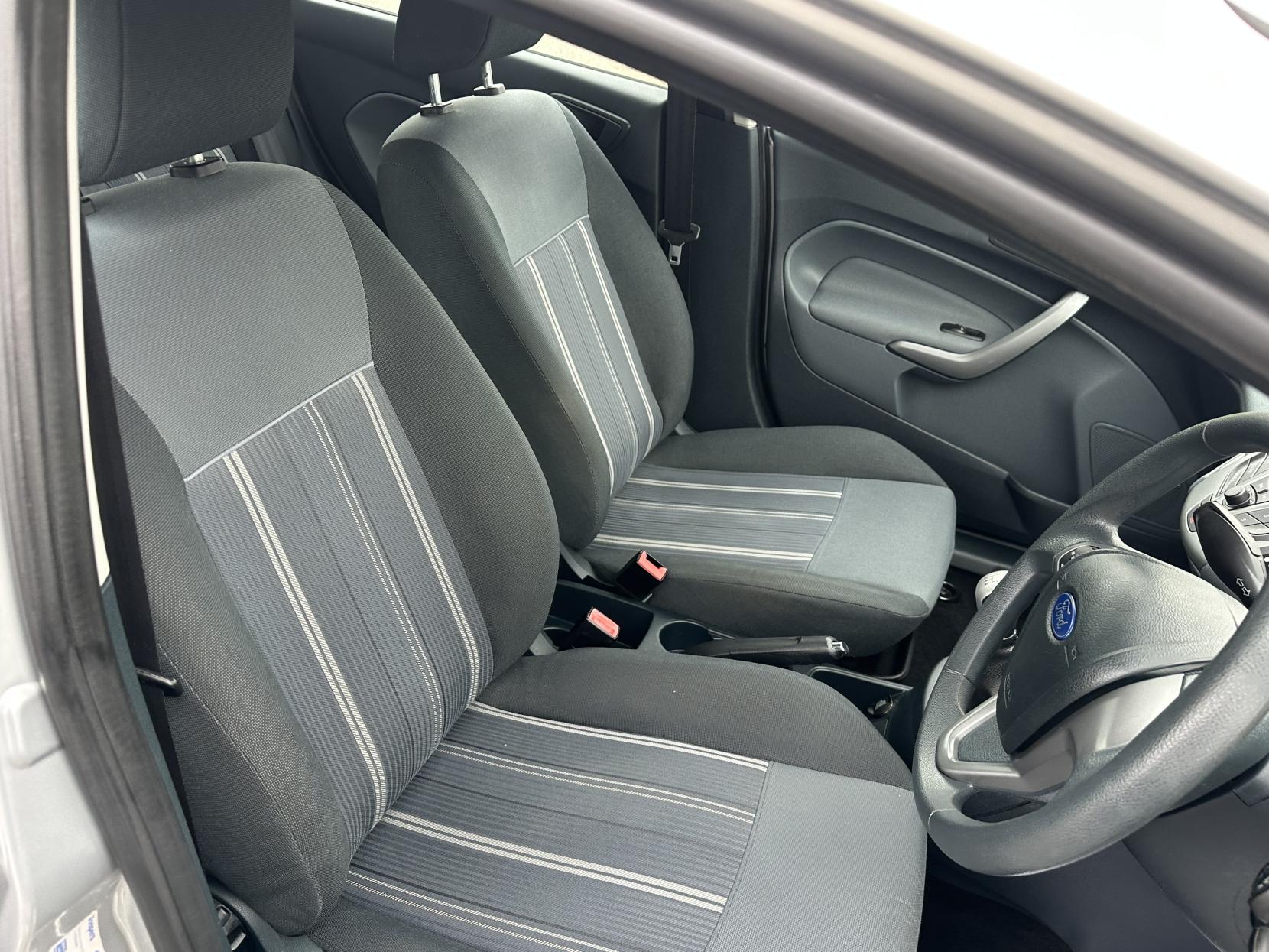 Ford Fiesta 1.25 Style Hatchback 5dr Petrol Manual (128 g/km, 59 bhp)