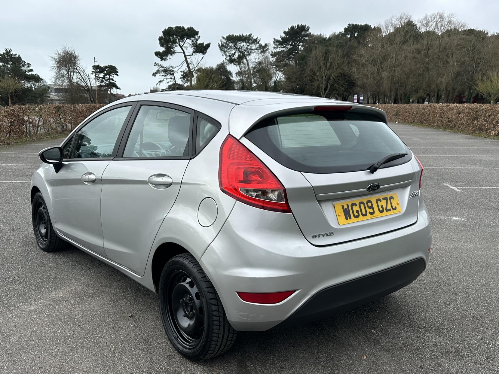 Ford Fiesta 1.25 Style Hatchback 5dr Petrol Manual (128 g/km, 59 bhp)