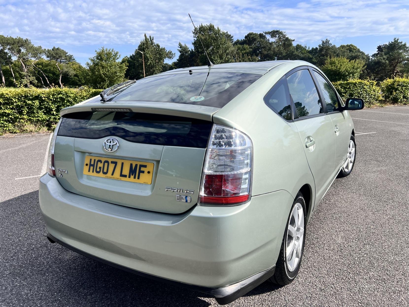 Toyota Prius 1.5 T3 Hatchback 5dr Petrol Hybrid CVT (104 g/km, 76 bhp)