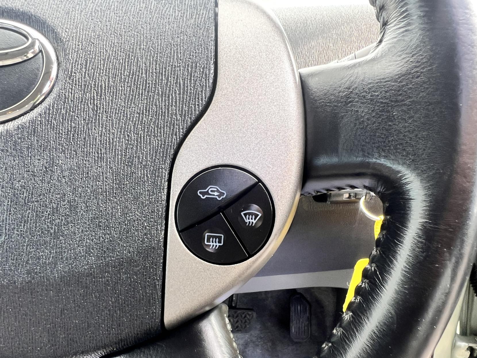 Toyota Prius 1.5 T3 Hatchback 5dr Petrol Hybrid CVT (104 g/km, 76 bhp)