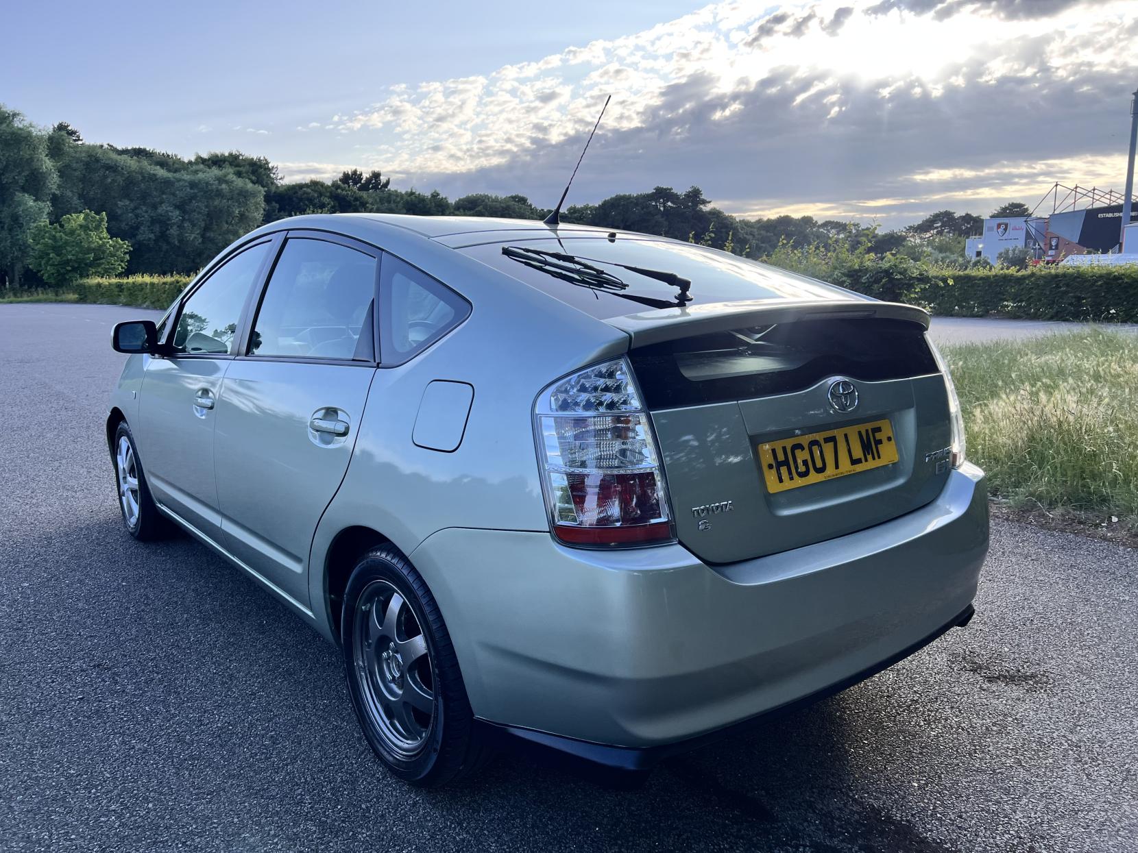 Toyota Prius 1.5 T3 Hatchback 5dr Petrol Hybrid CVT (104 g/km, 76 bhp)