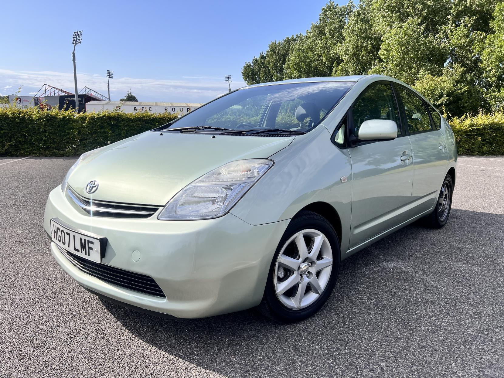 Toyota Prius 1.5 T3 Hatchback 5dr Petrol Hybrid CVT (104 g/km, 76 bhp)