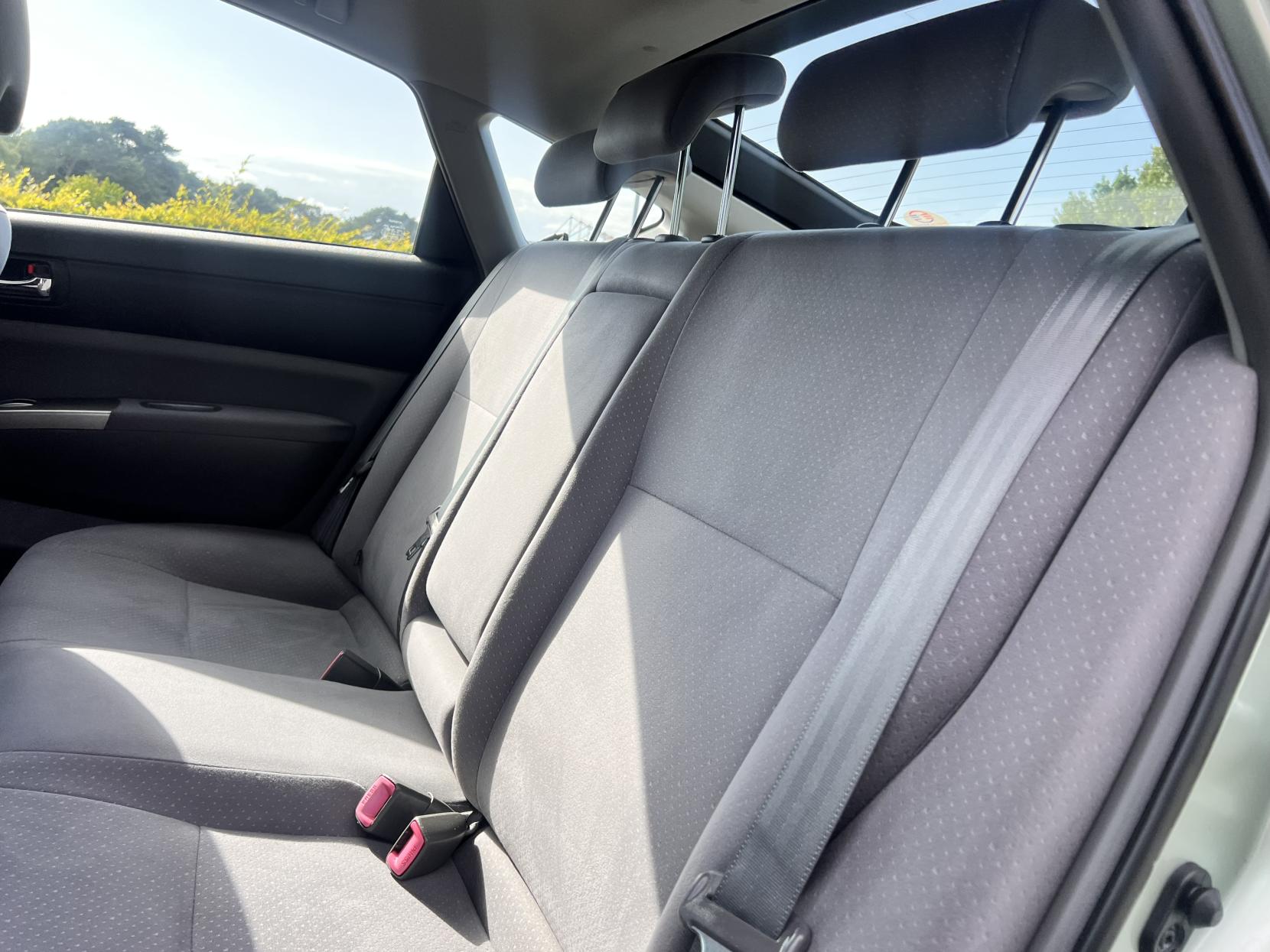 Toyota Prius 1.5 T3 Hatchback 5dr Petrol Hybrid CVT (104 g/km, 76 bhp)
