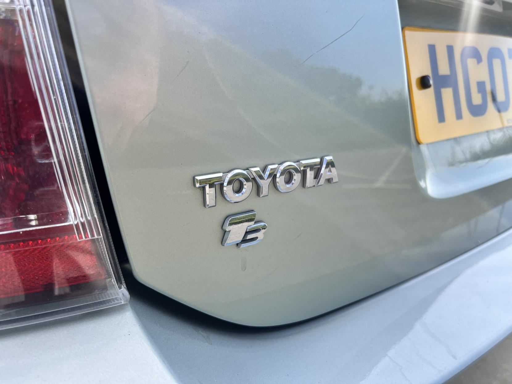 Toyota Prius 1.5 T3 Hatchback 5dr Petrol Hybrid CVT (104 g/km, 76 bhp)