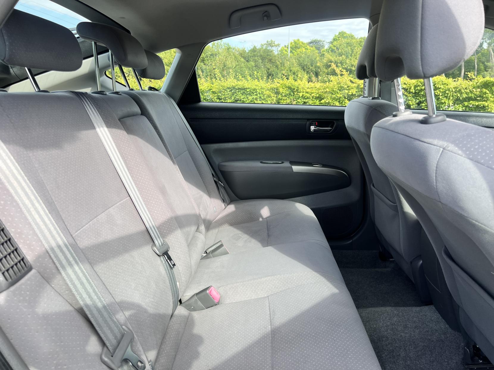 Toyota Prius 1.5 T3 Hatchback 5dr Petrol Hybrid CVT (104 g/km, 76 bhp)