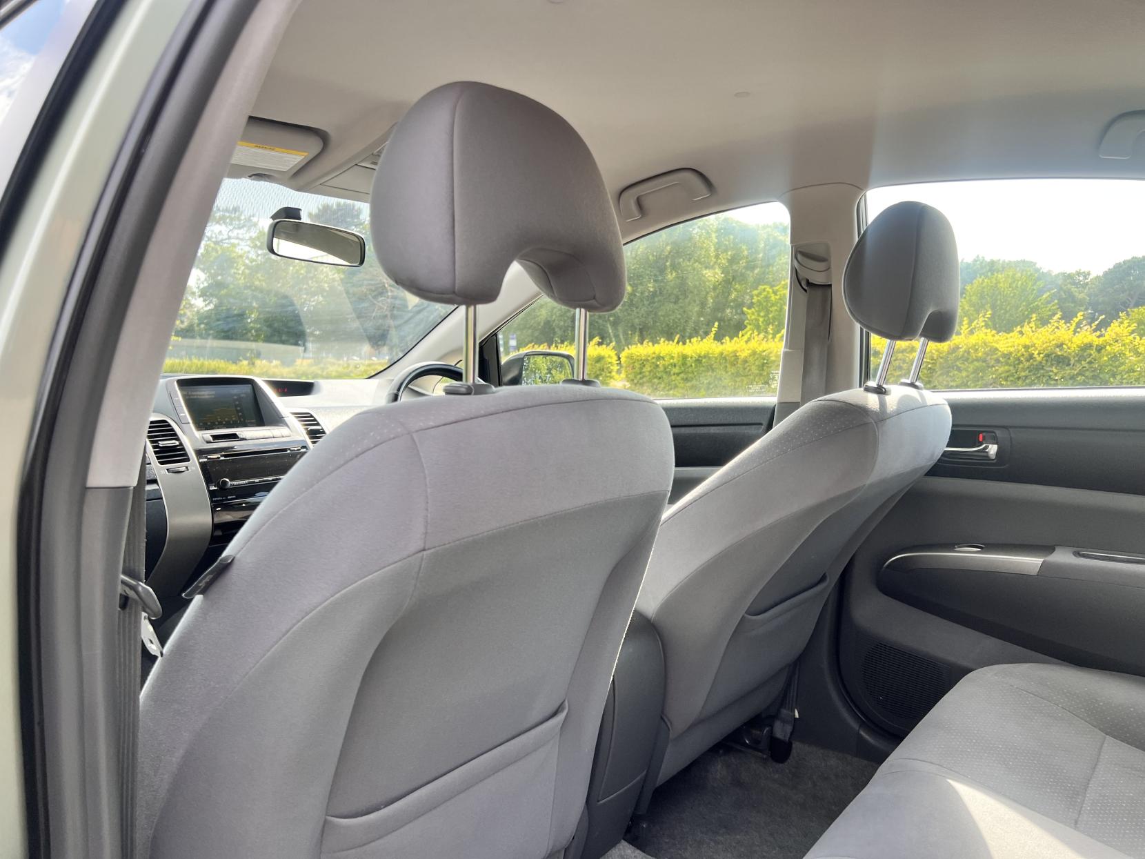 Toyota Prius 1.5 T3 Hatchback 5dr Petrol Hybrid CVT (104 g/km, 76 bhp)