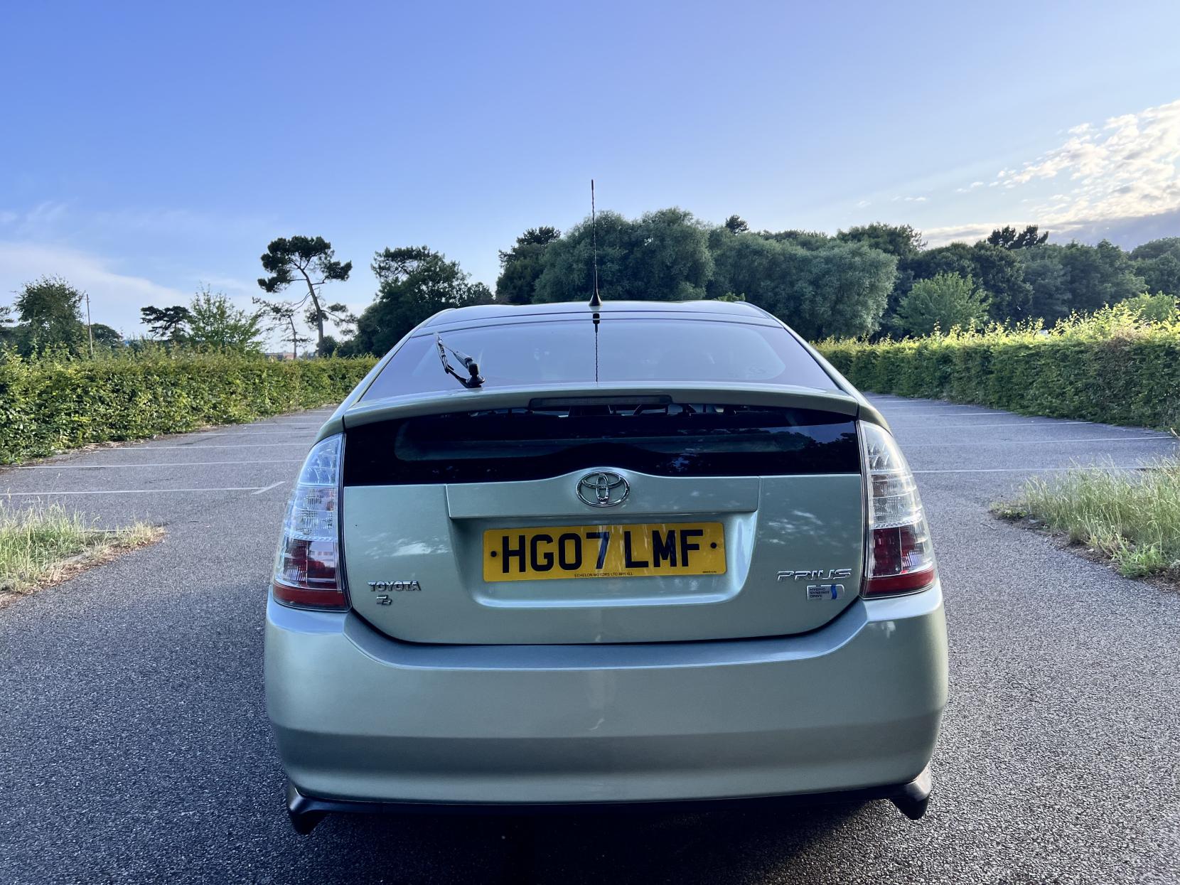Toyota Prius 1.5 T3 Hatchback 5dr Petrol Hybrid CVT (104 g/km, 76 bhp)