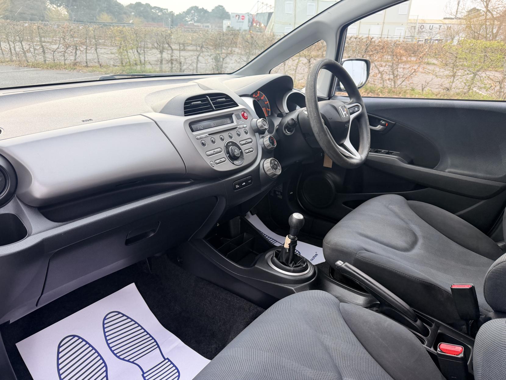 Honda Jazz 1.4 i-VTEC ES Hatchback 5dr Petrol Manual Euro 4 (100 ps)