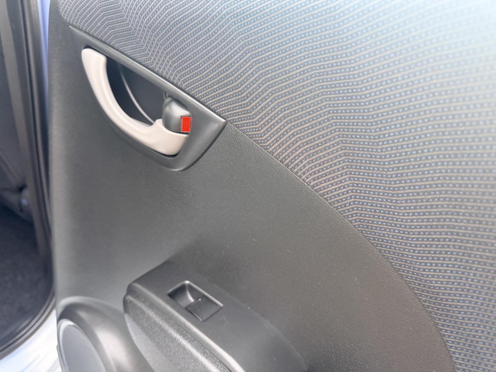 Honda Jazz 1.4 i-VTEC ES Hatchback 5dr Petrol Manual Euro 4 (100 ps)