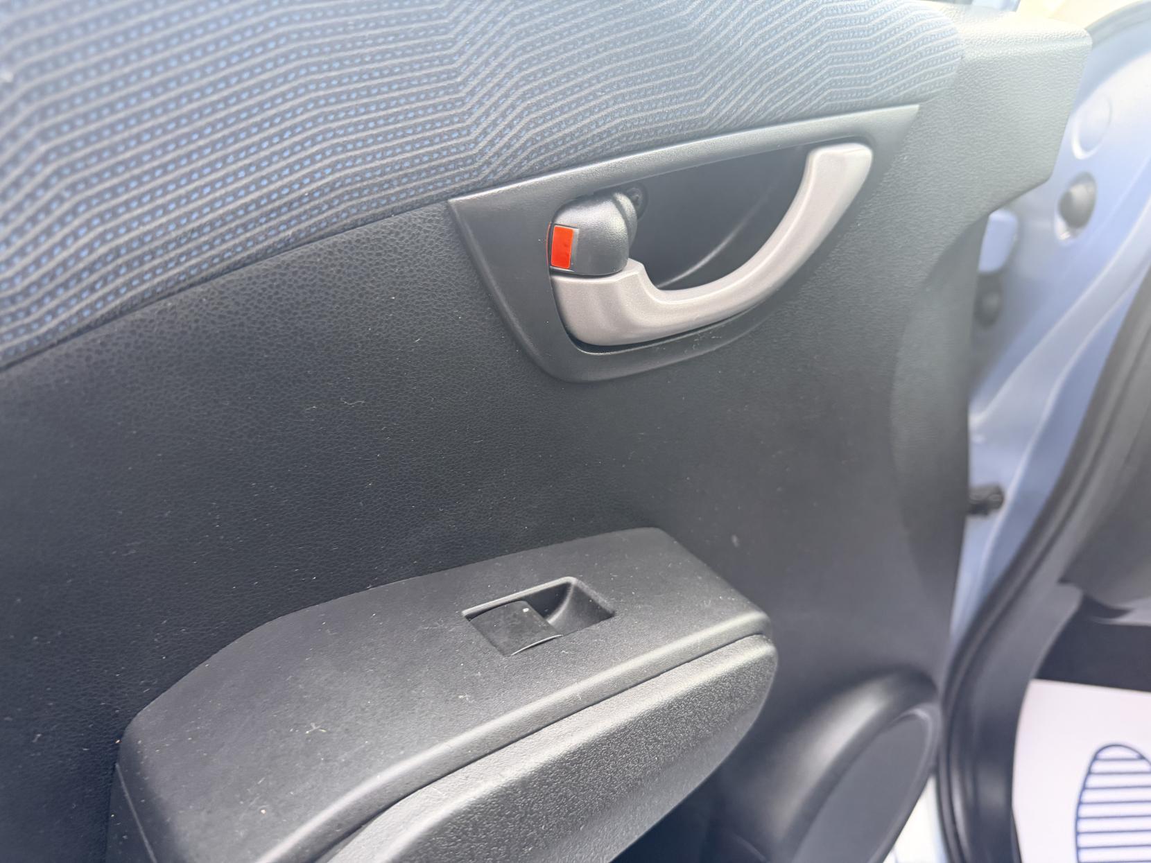 Honda Jazz 1.4 i-VTEC ES Hatchback 5dr Petrol Manual Euro 4 (100 ps)