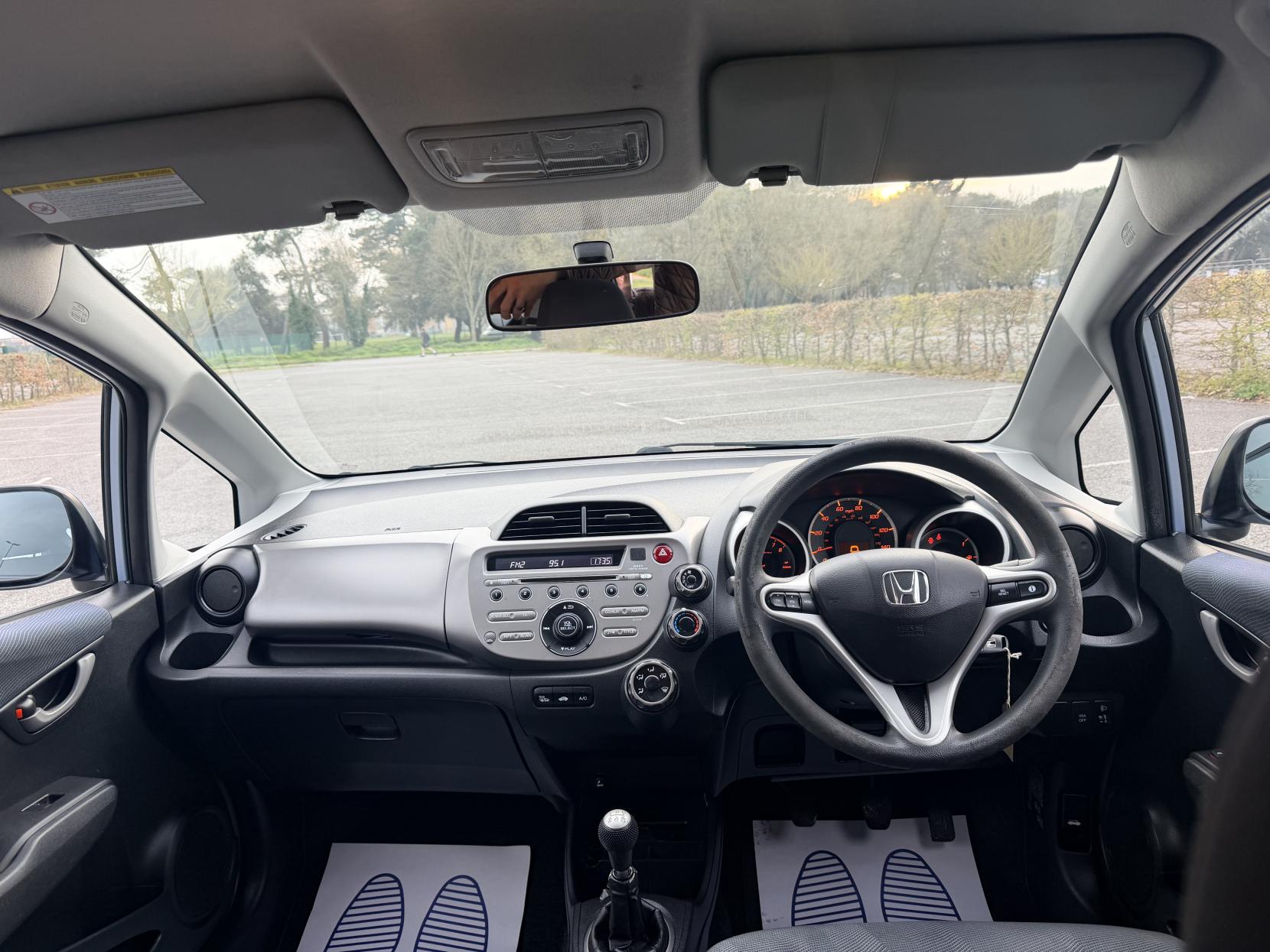 Honda Jazz 1.4 i-VTEC ES Hatchback 5dr Petrol Manual Euro 4 (100 ps)