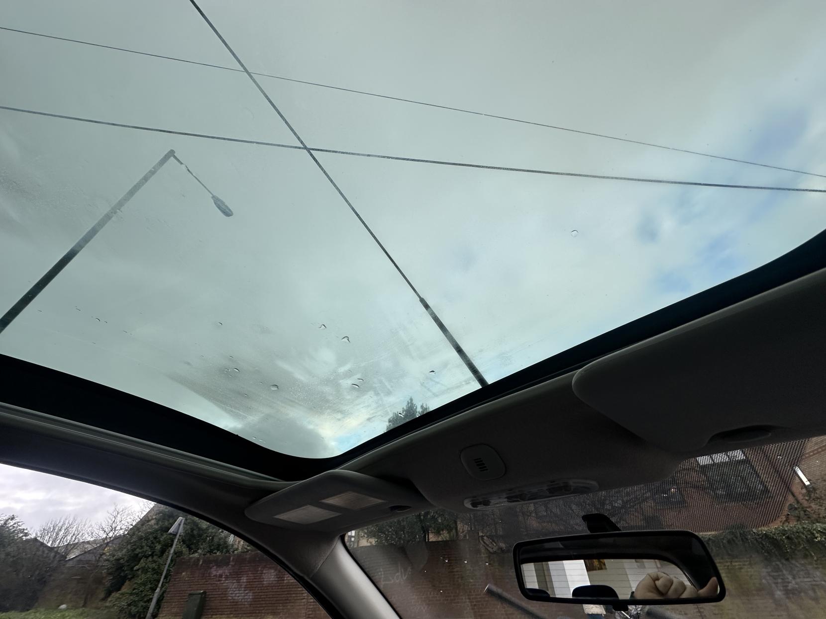 Nissan Micra 1.2 12V Elle Hatchback 5dr Petrol Manual Euro 5 (80 ps)