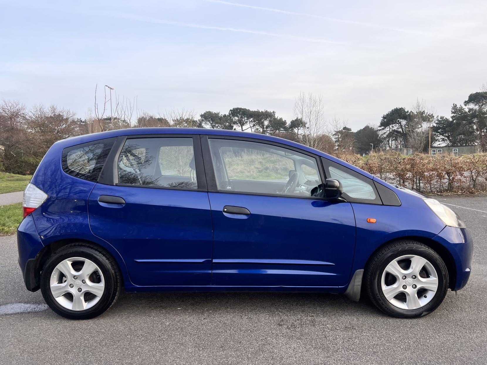 Honda Jazz 1.2 i-VTEC SE Hatchback 5dr Petrol Manual Euro 4 (90 ps)