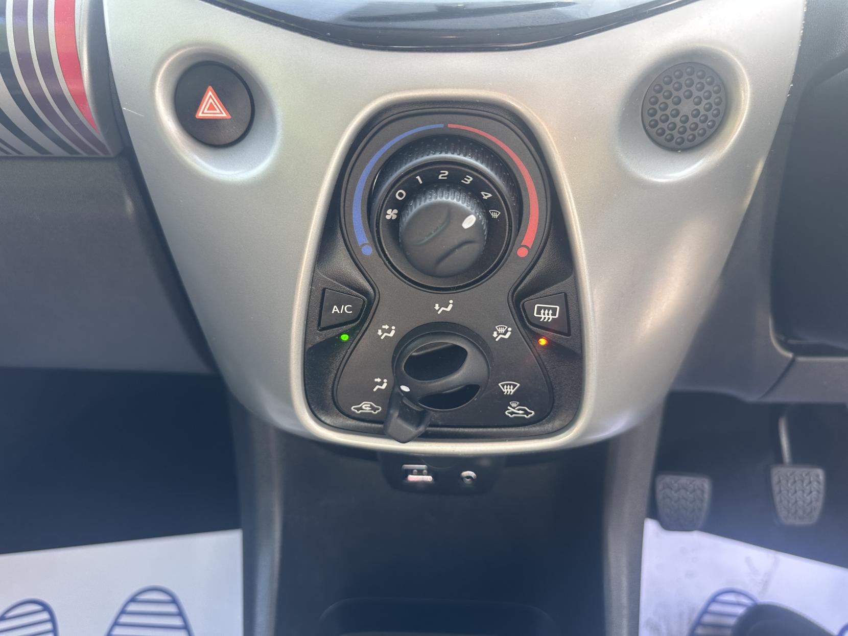 Peugeot 108 1.0 VTi Active Hatchback 3dr Petrol Manual Euro 5 Euro 5 (68 ps)