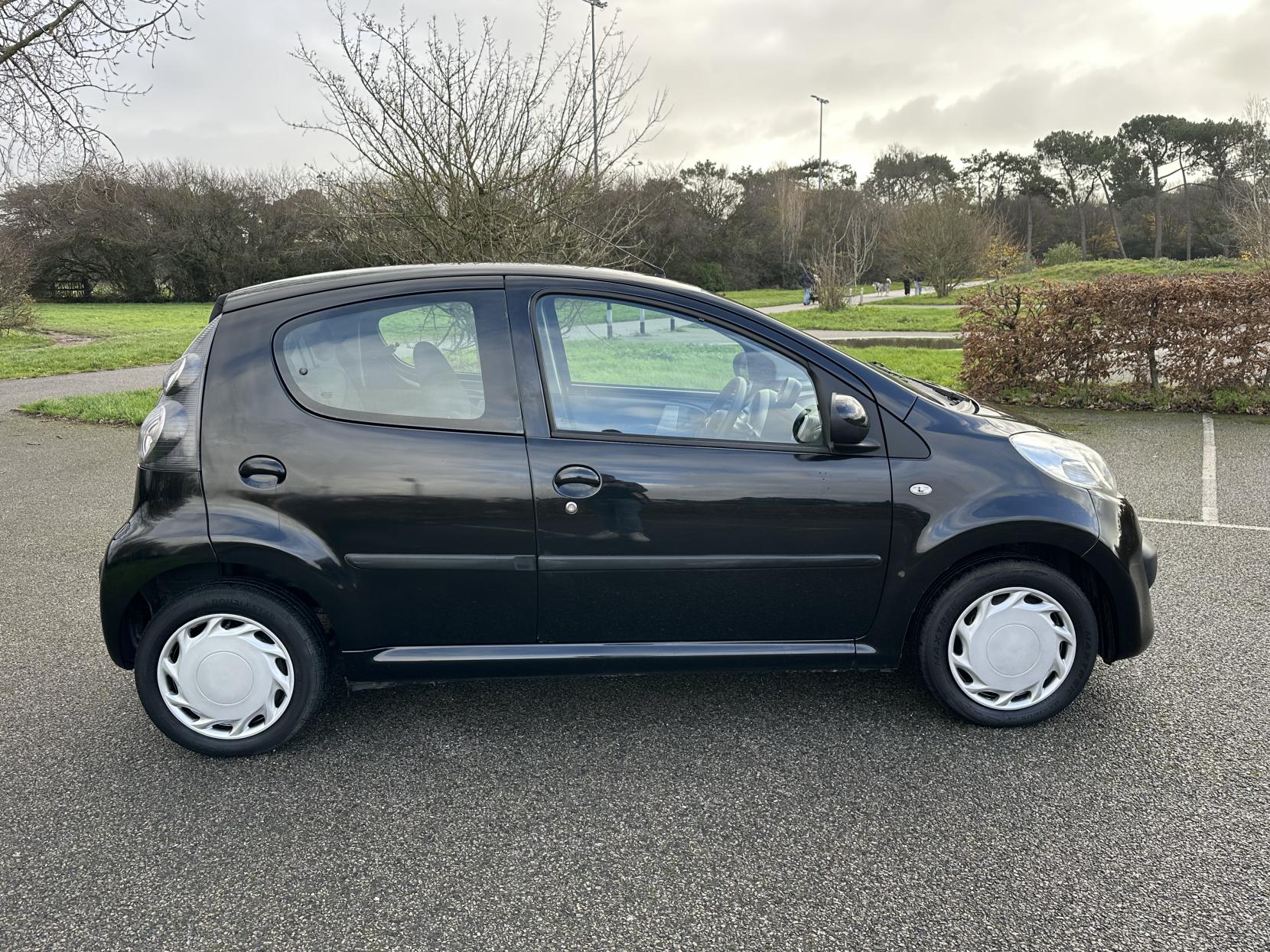 Citroen C1 1.0i Rhythm Hatchback 5dr Petrol Manual Euro 4 (67 ps)