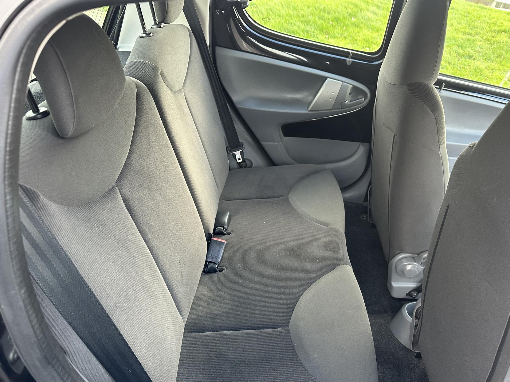 Citroen C1 1.0i Rhythm Hatchback 5dr Petrol Manual Euro 4 (67 ps)