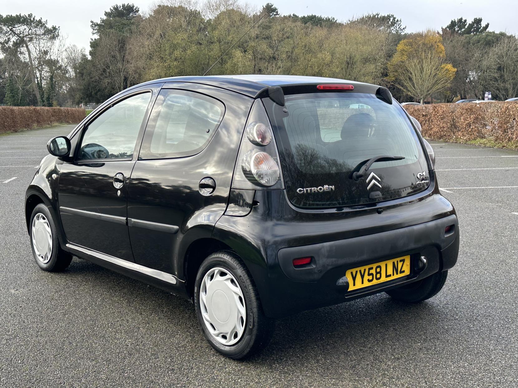 Citroen C1 1.0i Rhythm Hatchback 5dr Petrol Manual Euro 4 (67 ps)