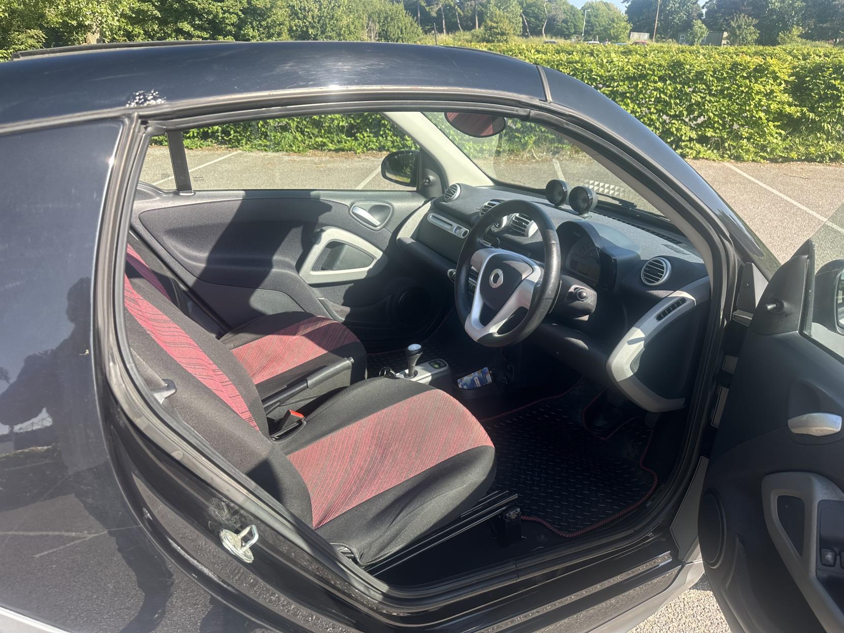 Smart fortwo 1.0 MHD Pulse Cabriolet 2dr Petrol SoftTouch Euro 5 (s/s) (71 bhp)
