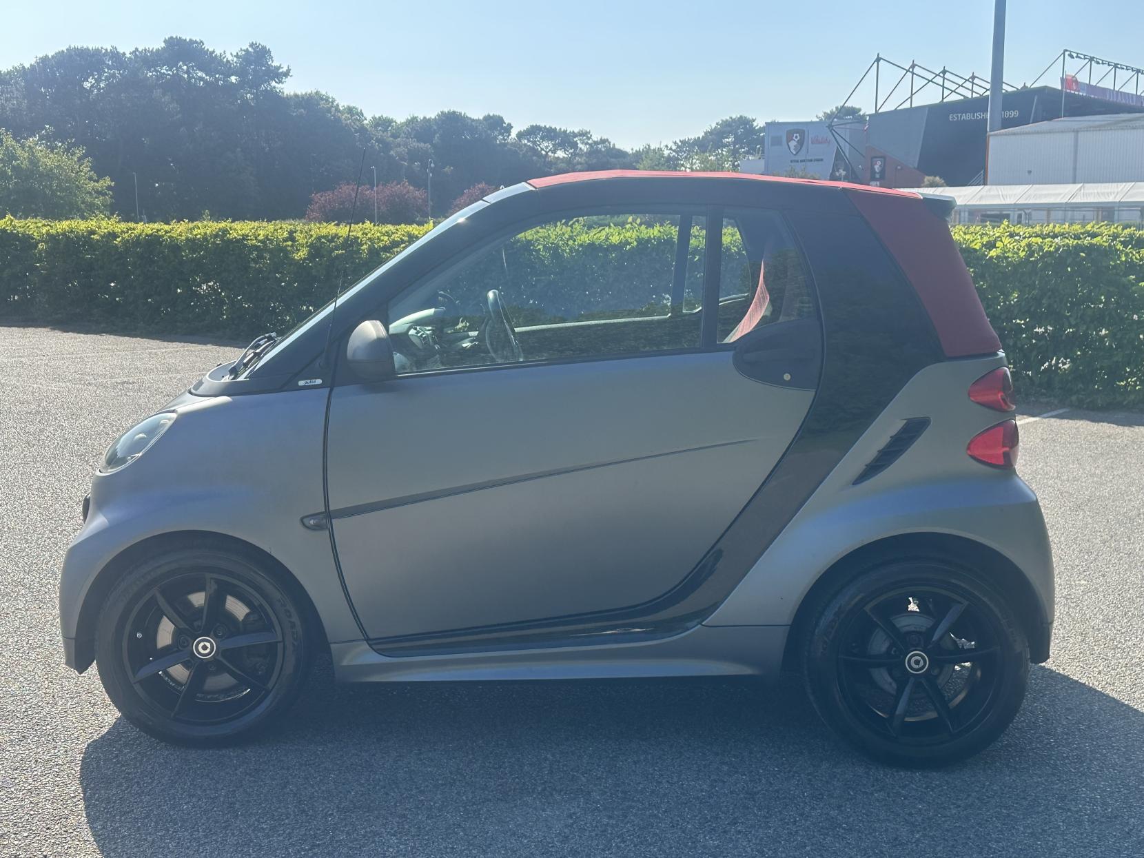 Smart fortwo 1.0 MHD Pulse Cabriolet 2dr Petrol SoftTouch Euro 5 (s/s) (71 bhp)