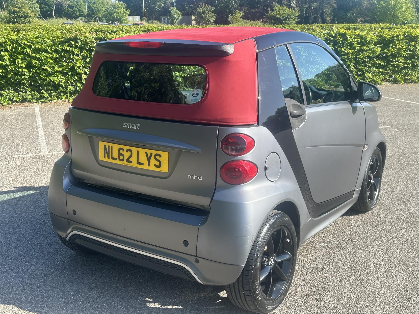 Smart fortwo 1.0 MHD Pulse Cabriolet 2dr Petrol SoftTouch Euro 5 (s/s) (71 bhp)