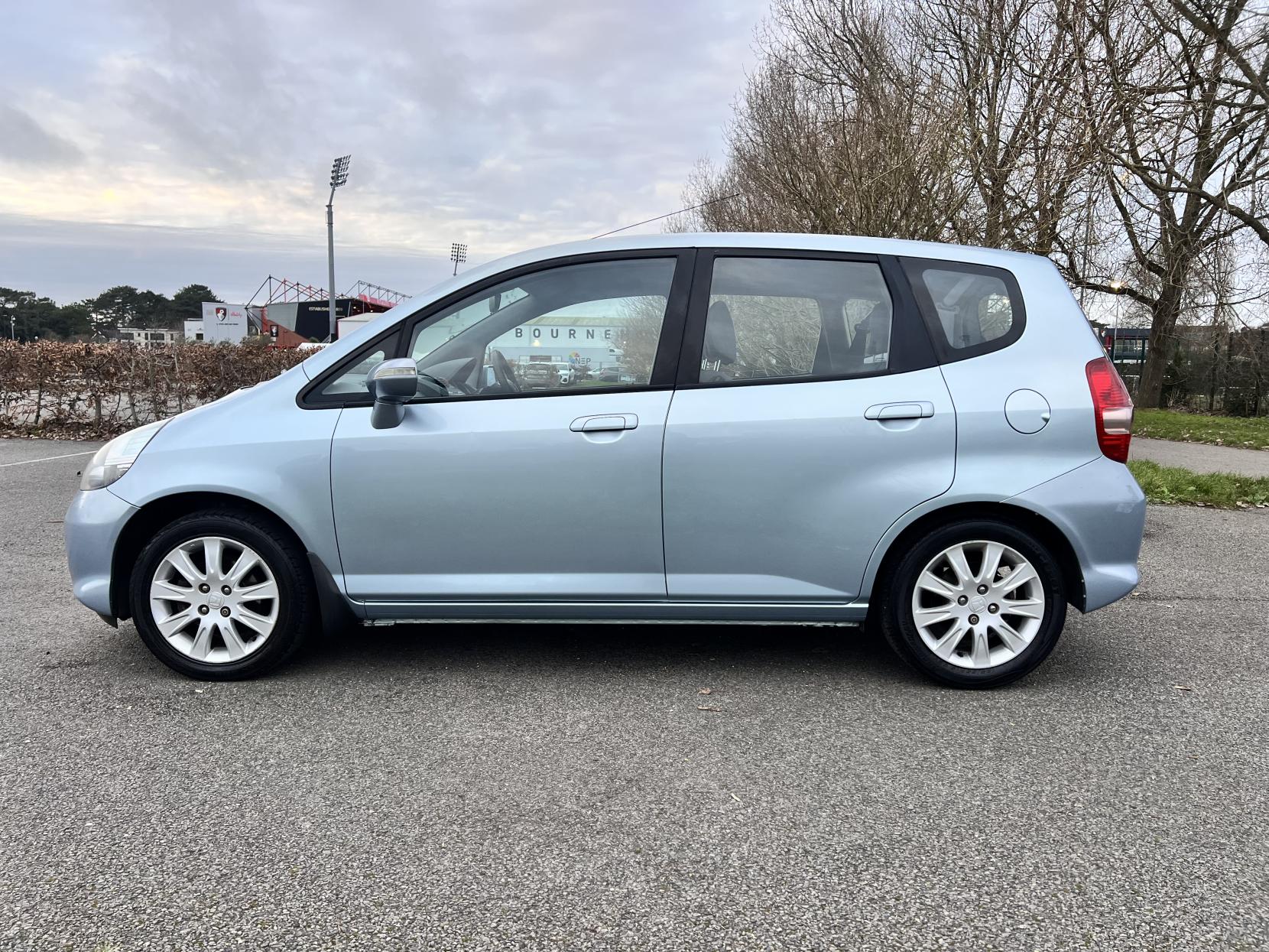 Honda Jazz 1.4 i-DSI SE Hatchback 5dr Petrol Manual (137 g/km, 82 bhp)