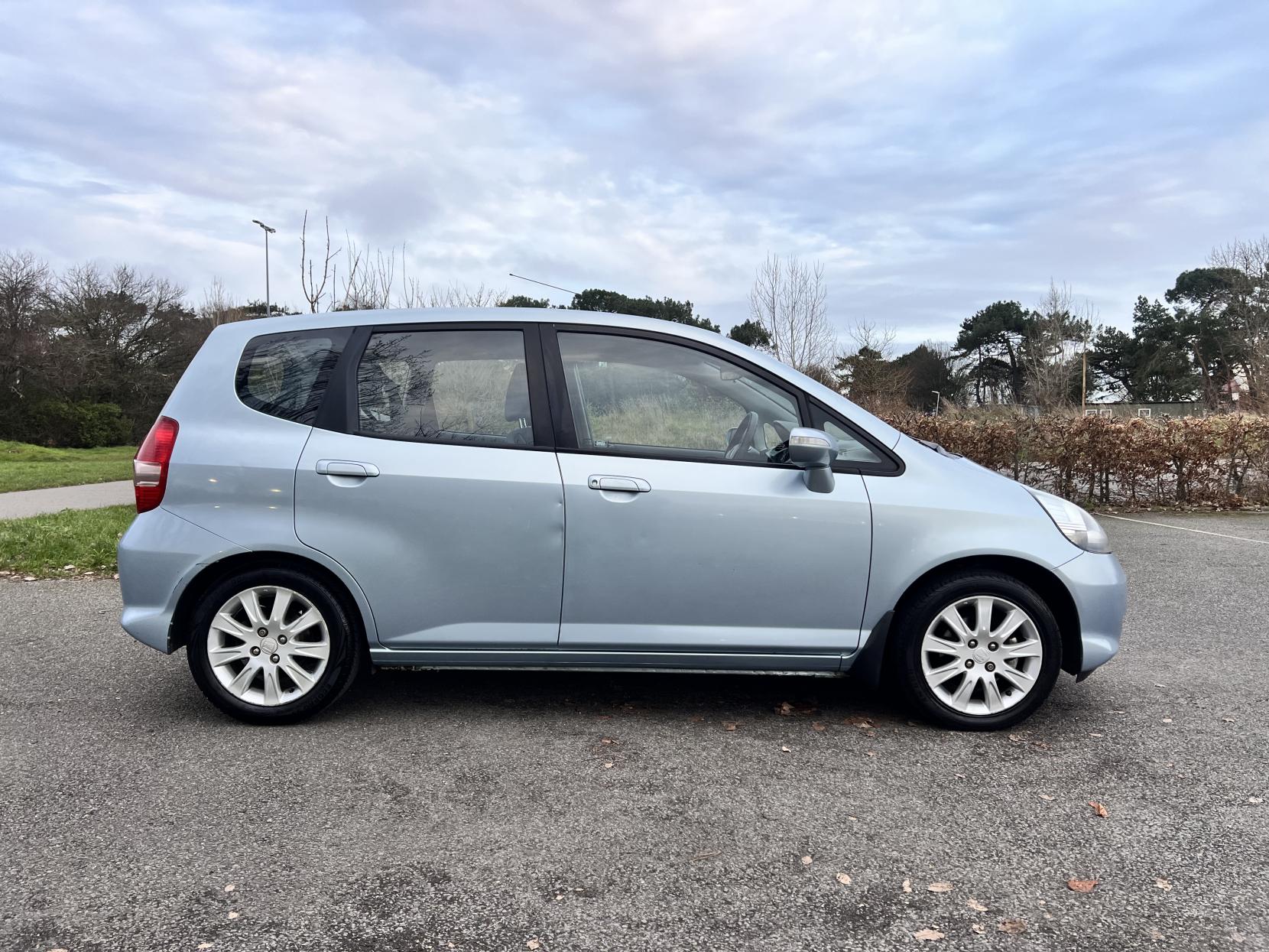 Honda Jazz 1.4 i-DSI SE Hatchback 5dr Petrol Manual (137 g/km, 82 bhp)