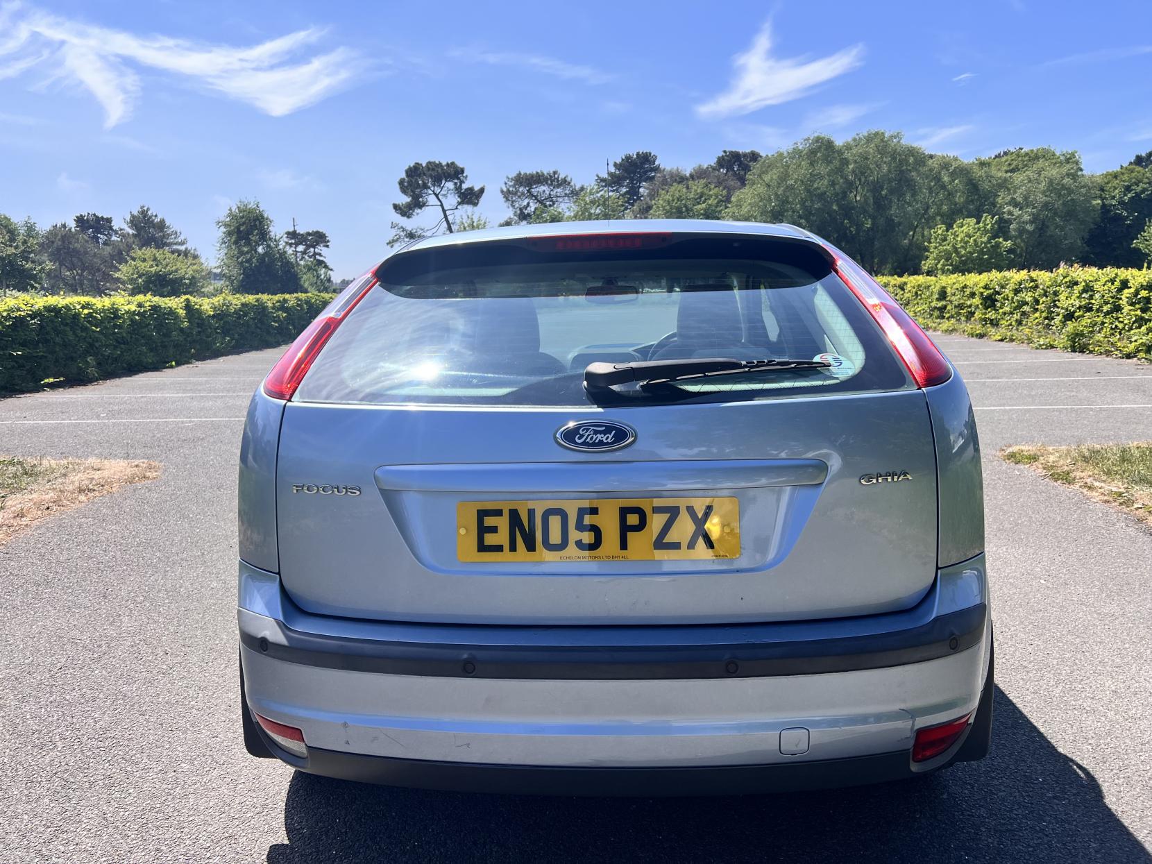 Ford Focus 1.6 Ghia Hatchback 5dr Petrol Automatic (184 g/km, 99 bhp)