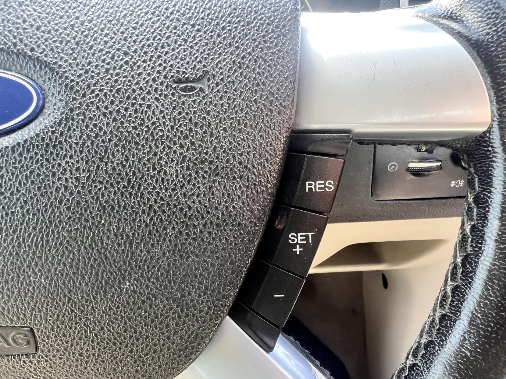 Ford Focus 1.6 Ghia Hatchback 5dr Petrol Automatic (184 g/km, 99 bhp)